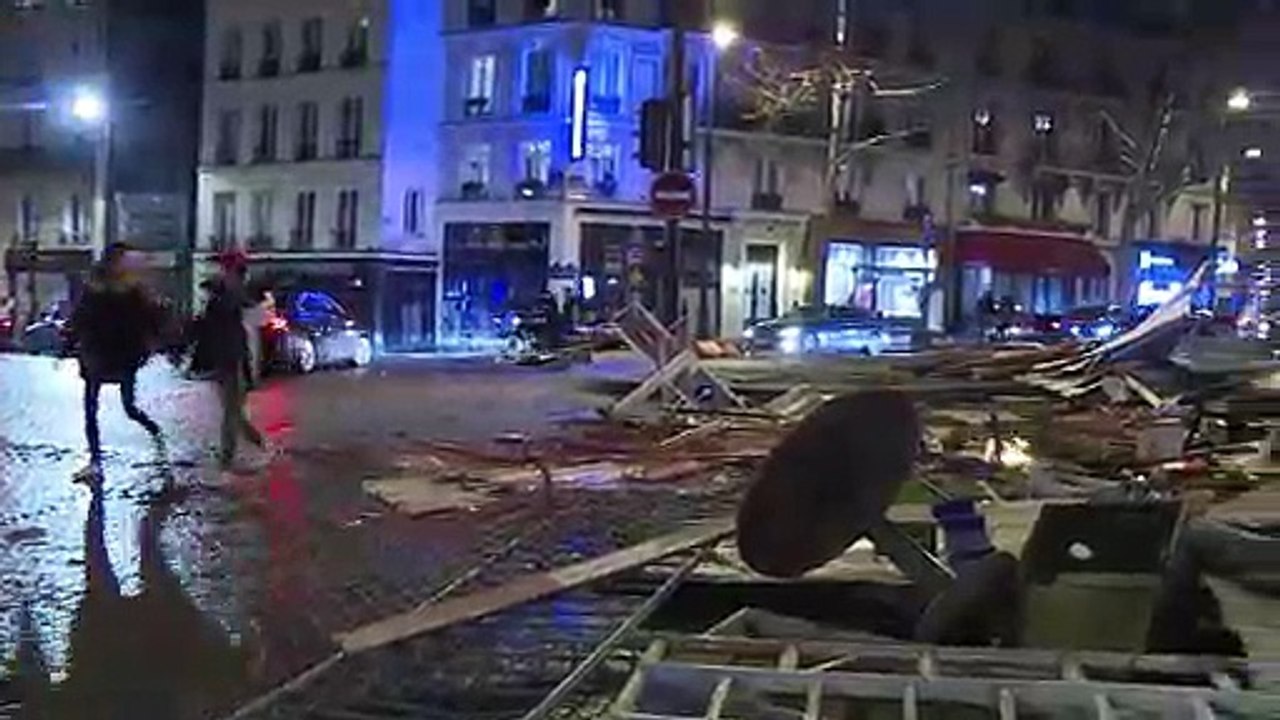 Macron reagiert mit Härte auf 'Gelbwesten'-Proteste