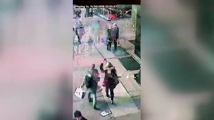 Evlilik teklifi ederken yüzüğü mazgala düşürdü