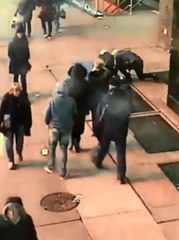 ABD Polisi, Evlenme Teklifi Sırasında Yüzüğü Rögara Düşüren Çift İçin Seferber Oldu