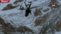 Demirkazık dağında tırmanış sonrası inişe geçerken düşen dağcıları arama kurtarma çalışması