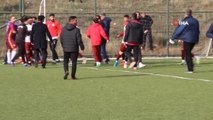 Amatör Maçta Futbolcular Kavga Etti, 5 Kırmızı Kart Çıktı