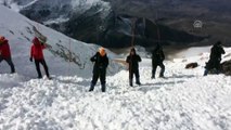 Kayıp dağcıyı  arama çalışmaları - Olay yeri (1) - NİĞDE