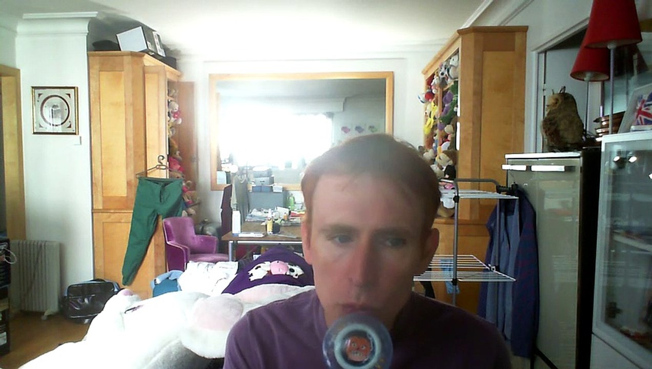 Wiwi égratigne "with you (chez moi)" de Mat Hood