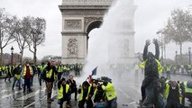 Wut der Gelbwesten in Frankreich: Die Regierung sucht nach Lösungen