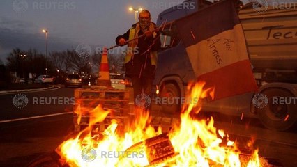 Париж уступил «Жёлтым жилетам»