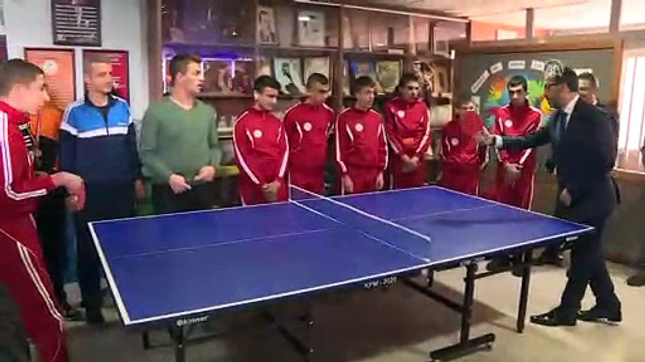Bakan Kasapoğlu, öğrencilerle masa tenisi oynadı - ANKARA