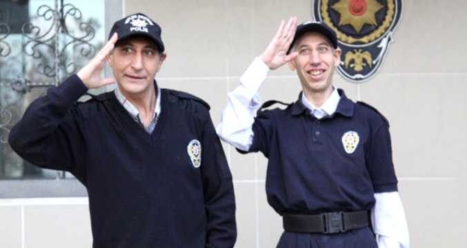 Emniyet Müdürlüğü, Engelli Kardeşlere Hayatının Jestini Yaptı: 1 Günlüğüne Polis Oldular