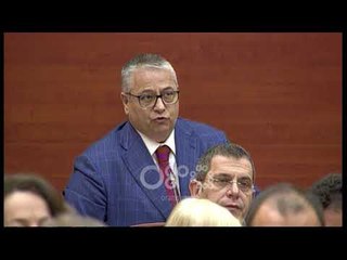 Ora News - Fino, Ramës: Ke 800 vetë që marrin dyfishin e pagës tënde, unë jam kundër