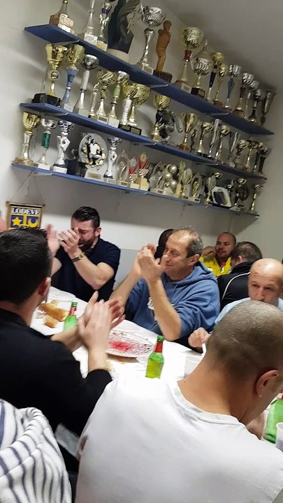 Le repas après le match des vétérans