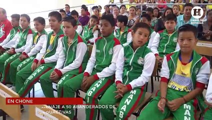 En Chone fueron reconocidos 50 abanderados de diversas instituciones