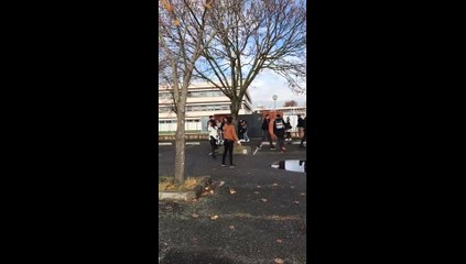 Télécharger la video: Gilets jaunes : Des centaines de lycéens manifestent à Toulouse - De nombreuses dégradations