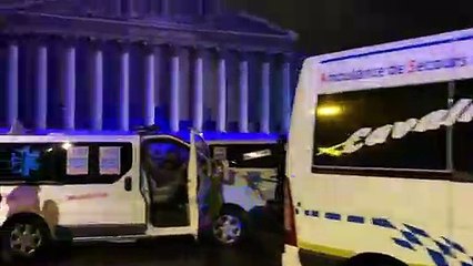Blocage surprise de plusieurs centaines d’ambulanciers devant l’Assemblée Nationale