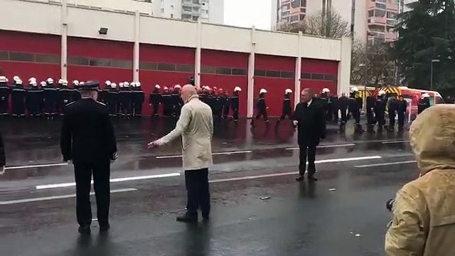 Les pompiers de Cholet tournent le dos aux élus et aux autorités