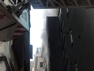 Karaköy'de 9 Katlı Otelde Yangın Paniği