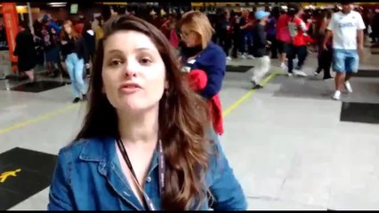 Atlético recebe apoio da torcida ao embarcar para a Colômbia