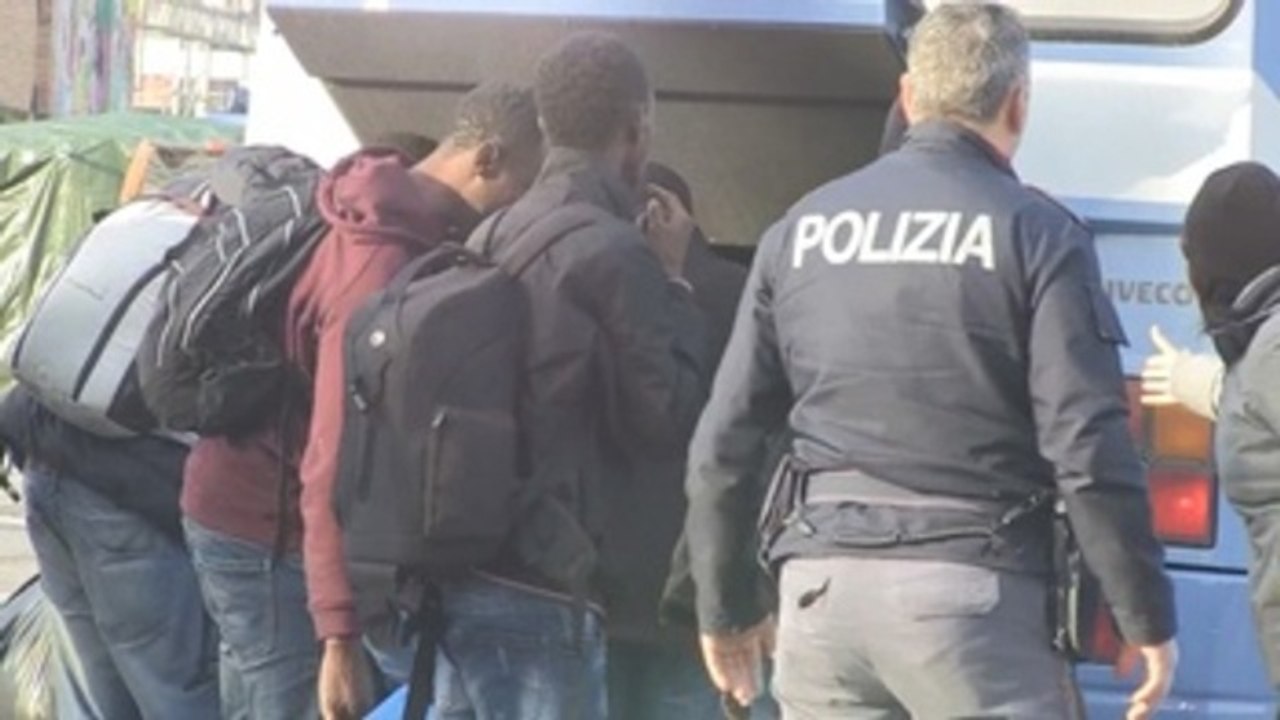 La "Ley Salvini" expulsa a inmigrantes regulares de los centros de acogida