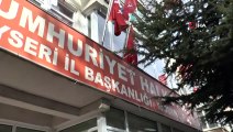 Kayseri’de CHP ilçe binasına saldırı oldu