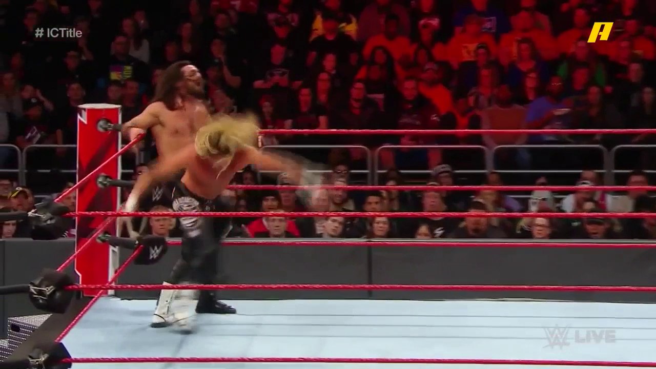 #WWEwal3ooha - مواجهة طاحنة بين سيث رولينز ودول...