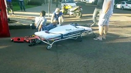 Carro e moto colidem na Rua Presidente Kennedy -