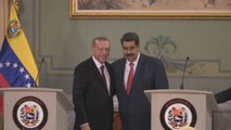 Venezuela y Turquía firman acuerdos en materia de defensa y económica