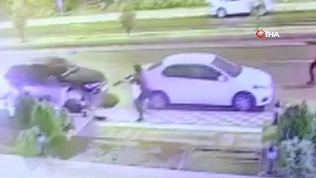 Dehşet Anları Kamerada... Tartıştıkları Grubu Kurşun Yağmuruna Tuttular: 1 Ölü 1 Yaralı