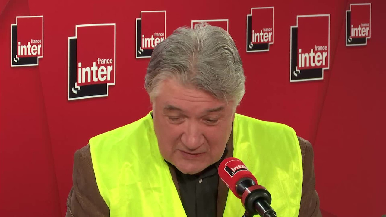 Le "gilet jaune" Jean-François Barnaba au micro de Léa Salamé