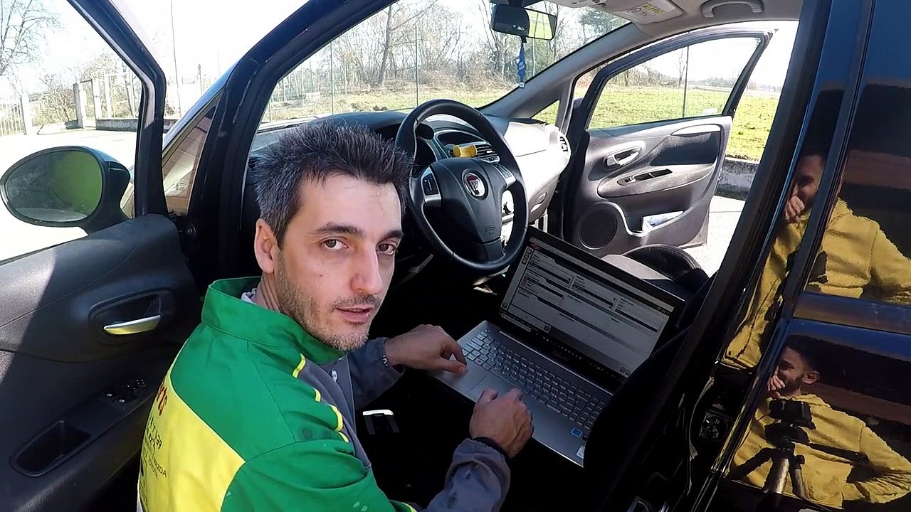 Risolvere il problema della spia airbag fiat grande punto