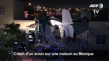 Mexique: quatre morts après le crash d'un avion sur une maison
