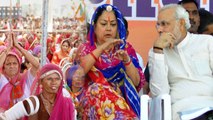 Rajasthan Elections 2018 : Vasundhara Raje के खिलाफ सड़क पर क्यों उतरे Rajputs | वनइंडिया हिंदी