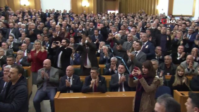 İYİ Parti Genel Başkanı Meral Akşener:“İYİ Parti papatya falı açar gibi bir ‘adayım yok”, bir ‘adayım var’ diyerek siyaset yapmaz. Şartlar gerektirirse yola tek başına çıkan İYİ Parti, teşekkür eder ve tek başına yürümeyi de bilir”