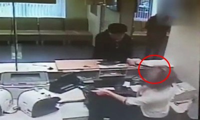 Emekli maaşını çekemeyince bastonla saldırdı