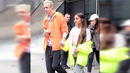 Video herunterladen: Ariana Grande's Reply To Pete Davidson Calling Out Fans Bullying Him