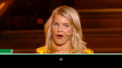 لقطة: الكرة الذهبيّة: هيغربيرغ تُصاب بالإحراج إزاء الطلب منها أداء رقصة مثيرة