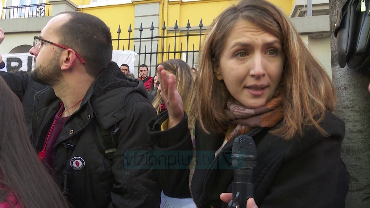 Studentët: Hiqni tarifat, nuk tërhiqemi - News, Lajme - Vizion Plus