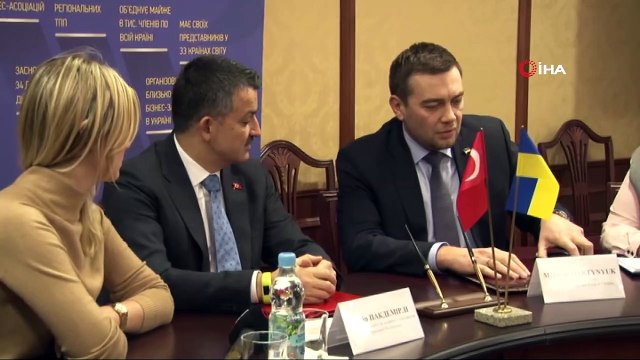 - Tarım ve Orman Bakanı Pakdemirli Kiev’de- Tarım ve Orman Bakanı Bekir Pakdemirli, Ukrayna Tarımsal Politika ve Gıda Bakan Vekili Maksym Martynyuk ile bir araya geldi.