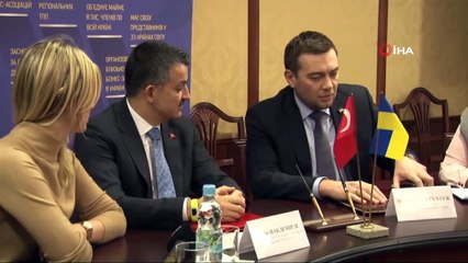 - Tarım ve Orman Bakanı Pakdemirli Kiev’de- Tarım ve Orman Bakanı Bekir Pakdemirli, Ukrayna Tarımsal Politika ve Gıda Bakan Vekili Maksym Martynyuk ile bir araya geldi.