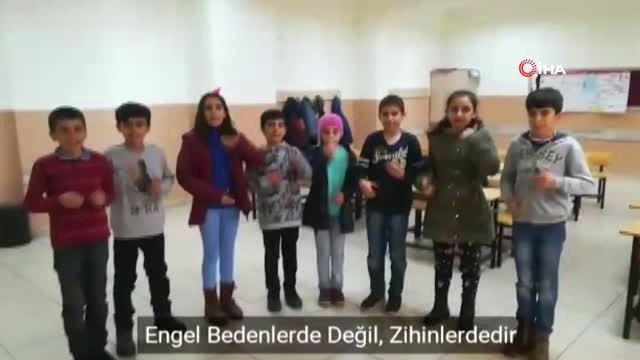 Bingöl'de Öğretmen ve Öğrencilerin Çalışması Duygulandırdı