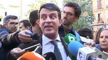 Manuel Valls tiene que salir escoltado de un acto en el Raval por el acoso de los independentistas
