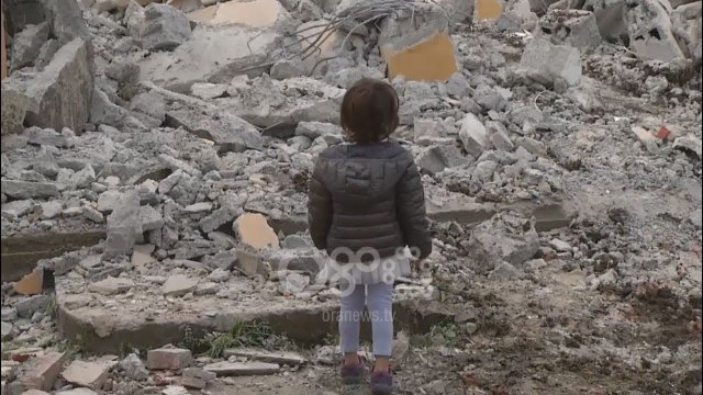 Ora News - Unaza e Re/ Vijon prishja e banesave në Shkozë