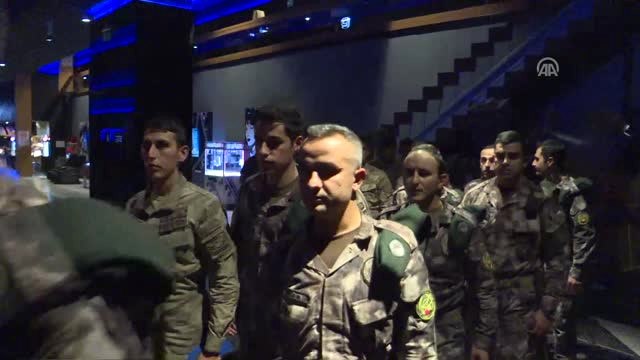 Özel Harekat Polisi ve Jandarma Komandoları Deliler Filmini İzledi