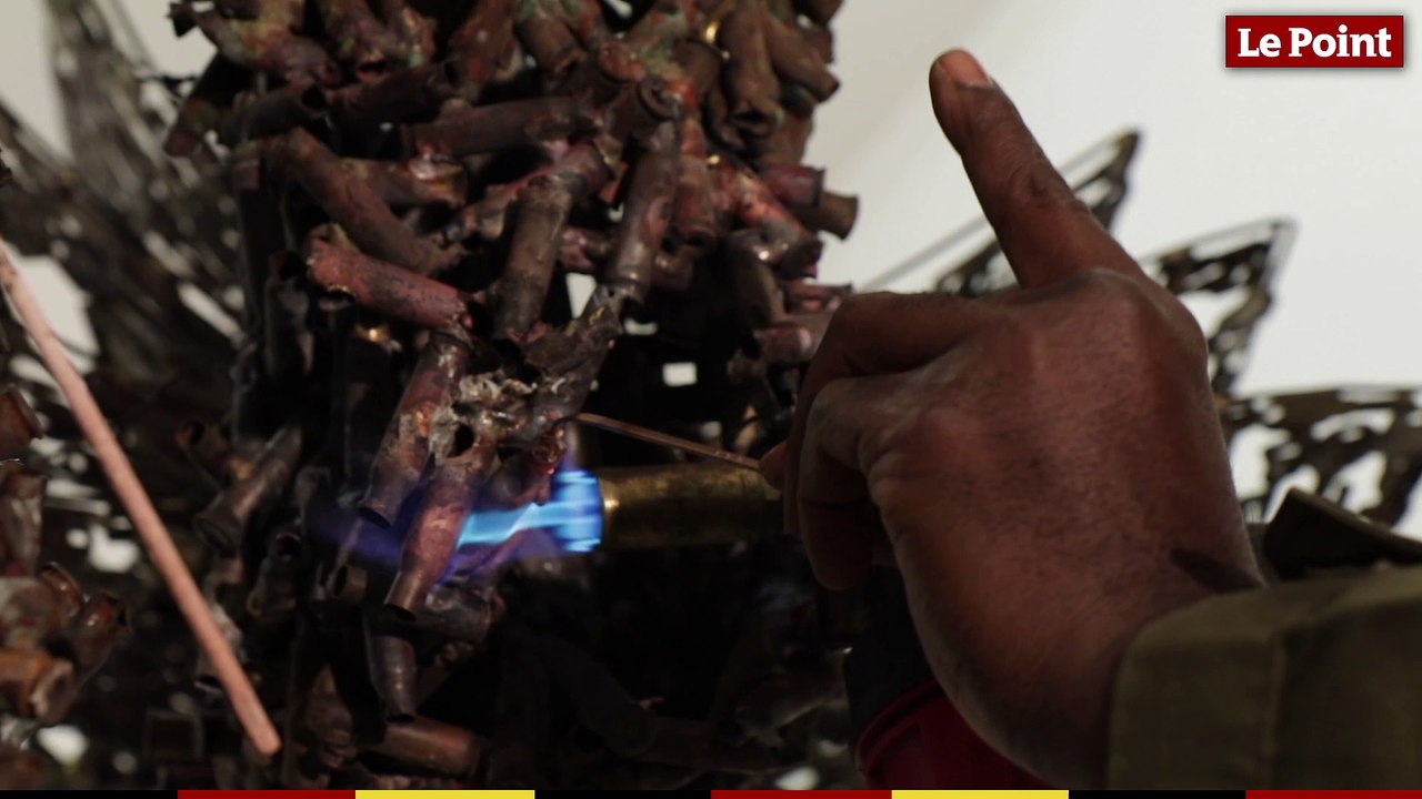 Freddy Tsimba prépare une sculpture monumentale pour le théâtre de Chaillot