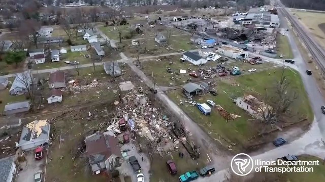 23 tornadoes wreak havoc in Illinois
