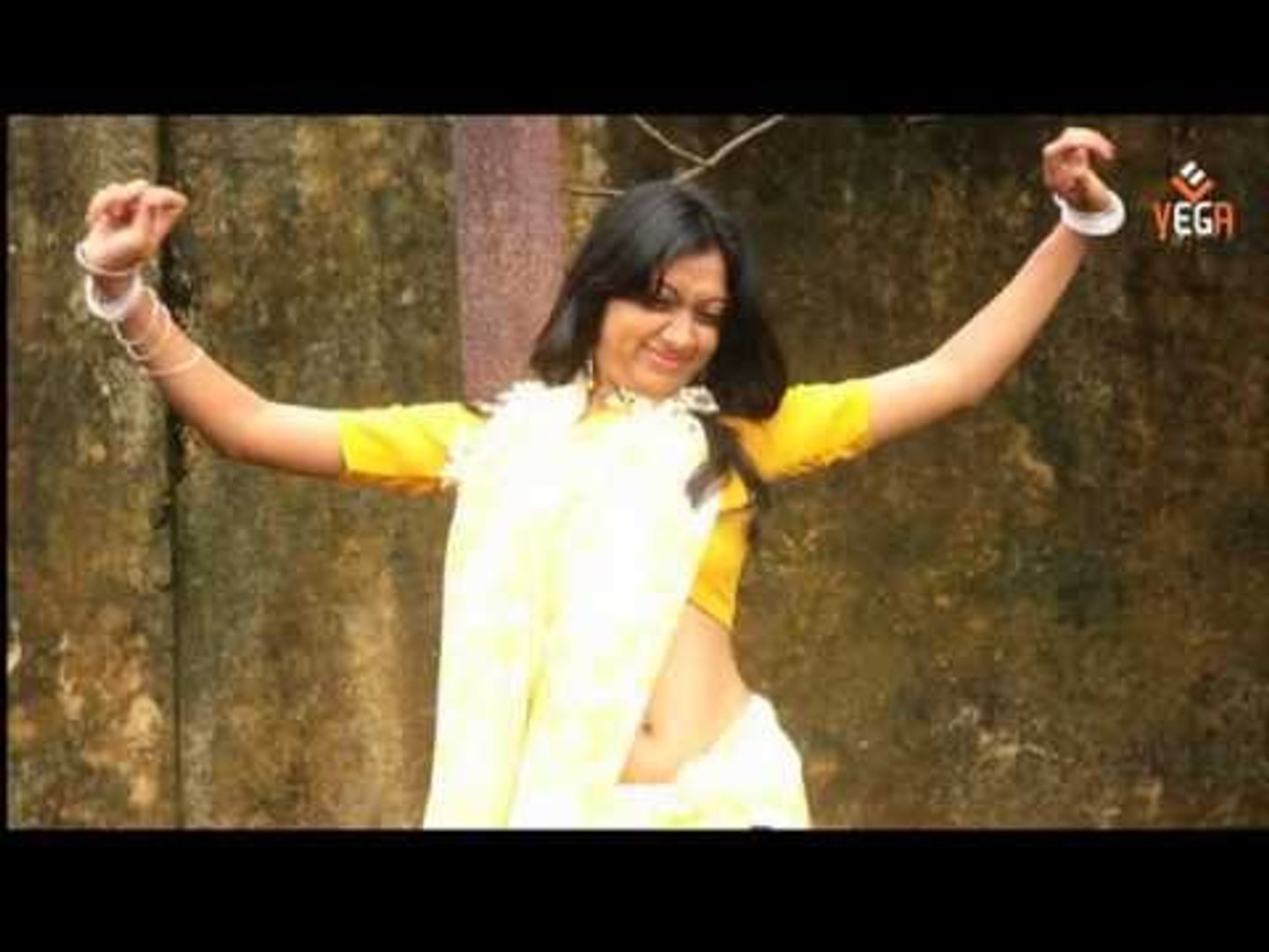 Symphoniyil Song - Siva Poojaiyil Karadi | Shiva | Udhayathara - video  Dailymotion