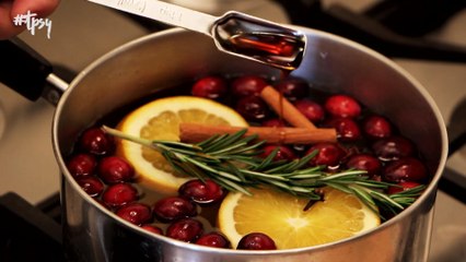 This Stovetop Potpourri Will Make Your Home Smell Like the Holidays