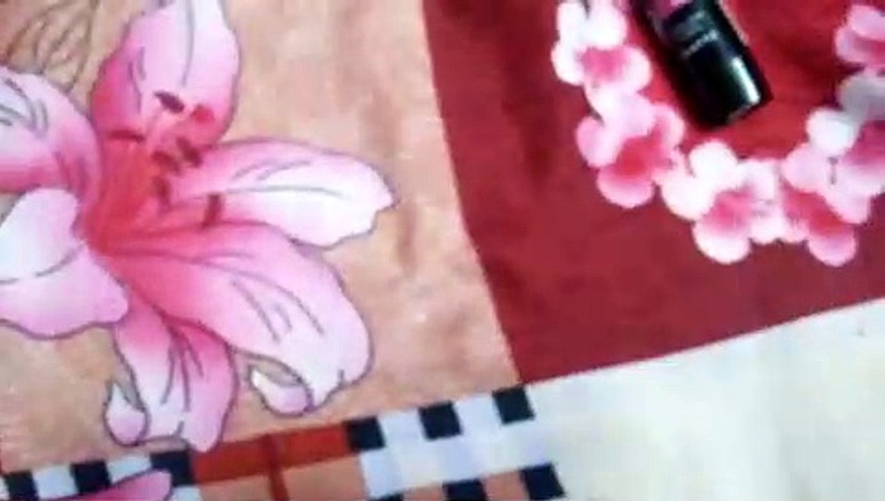 elle18 lipstick swatch. shades- mauve date and belgian brown.