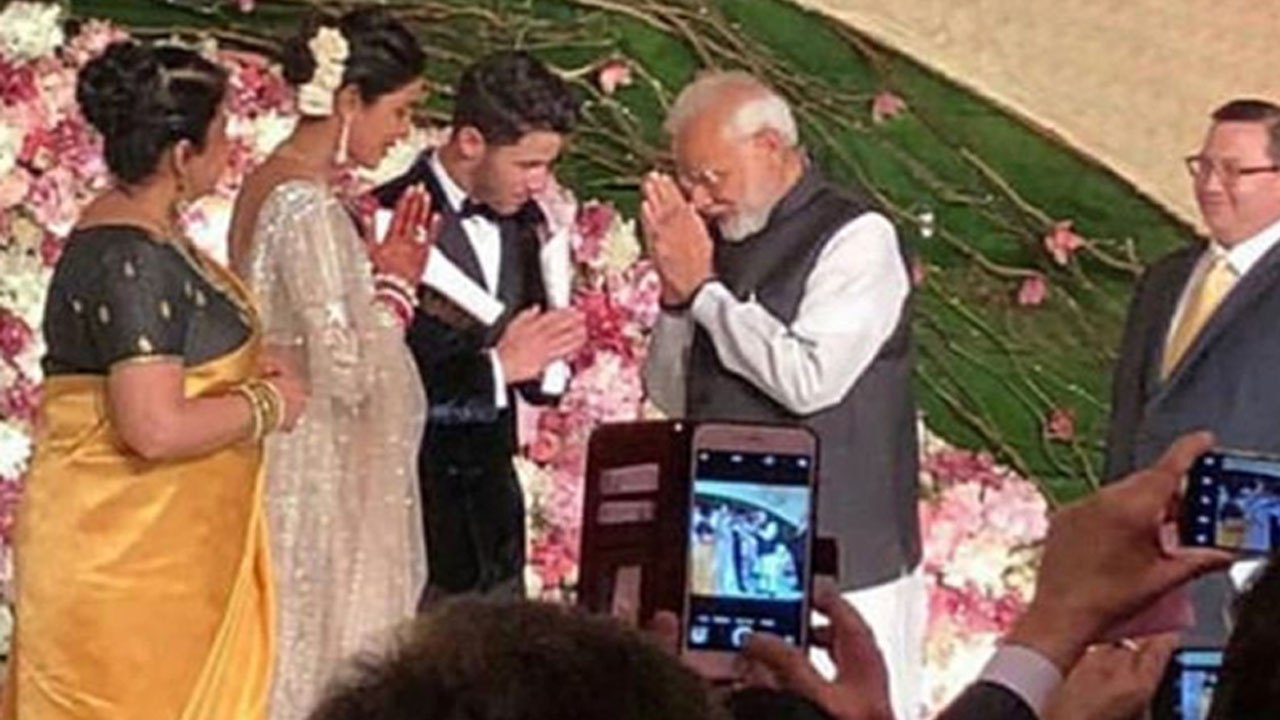 Priyanka Chopra & Nick Jonas Reception: PM Nare...