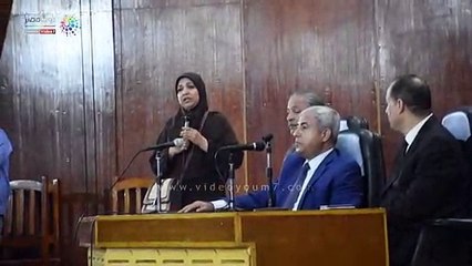 محافظ أسوان يُكرم أصحاب المشروعات الصغيرة للمنتجات اليدوية