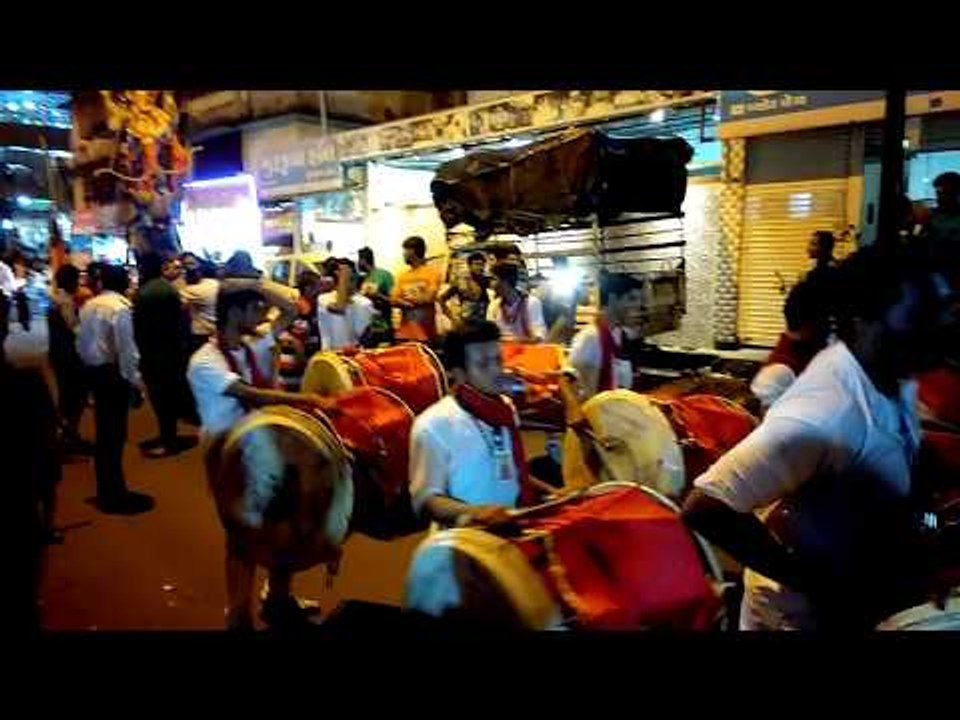 PUNERI DHOL