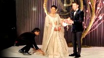 Priyanka Chopra & Nick Jonas Reception: See what is Priyanka doing on stage| FilmiBeat