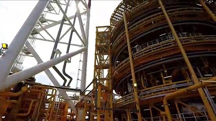 Au large de l'Angola, la vie en mer à bord d'un navire pétrolier